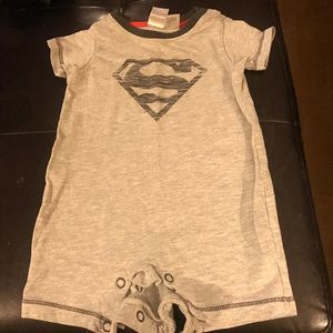 Superman one piece by H&M sz 2-4 months! Nice